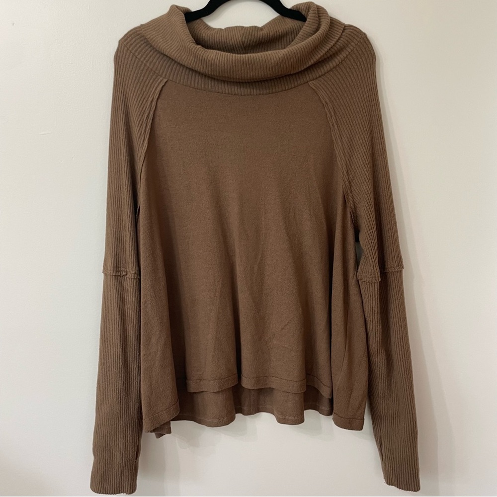 Evereve Tan/Brown Turtle Neck Ultra Soft Flowy Sweater L
